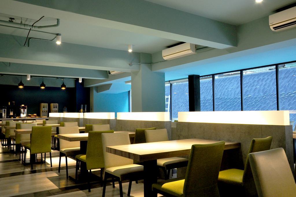 Kun Hotel Taichung Exterior photo