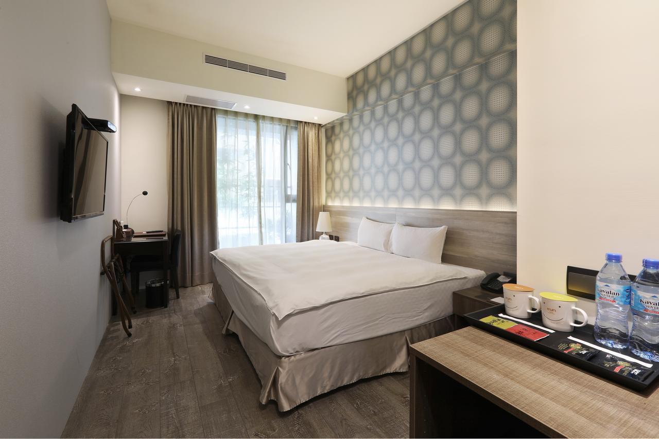 Kun Hotel Taichung Exterior photo