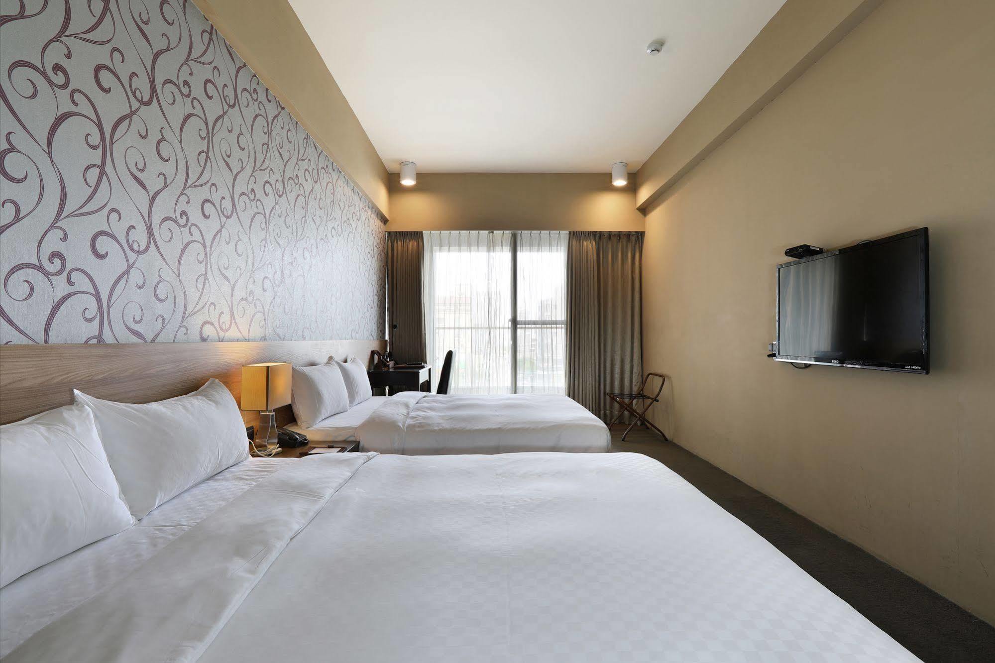 Kun Hotel Taichung Exterior photo