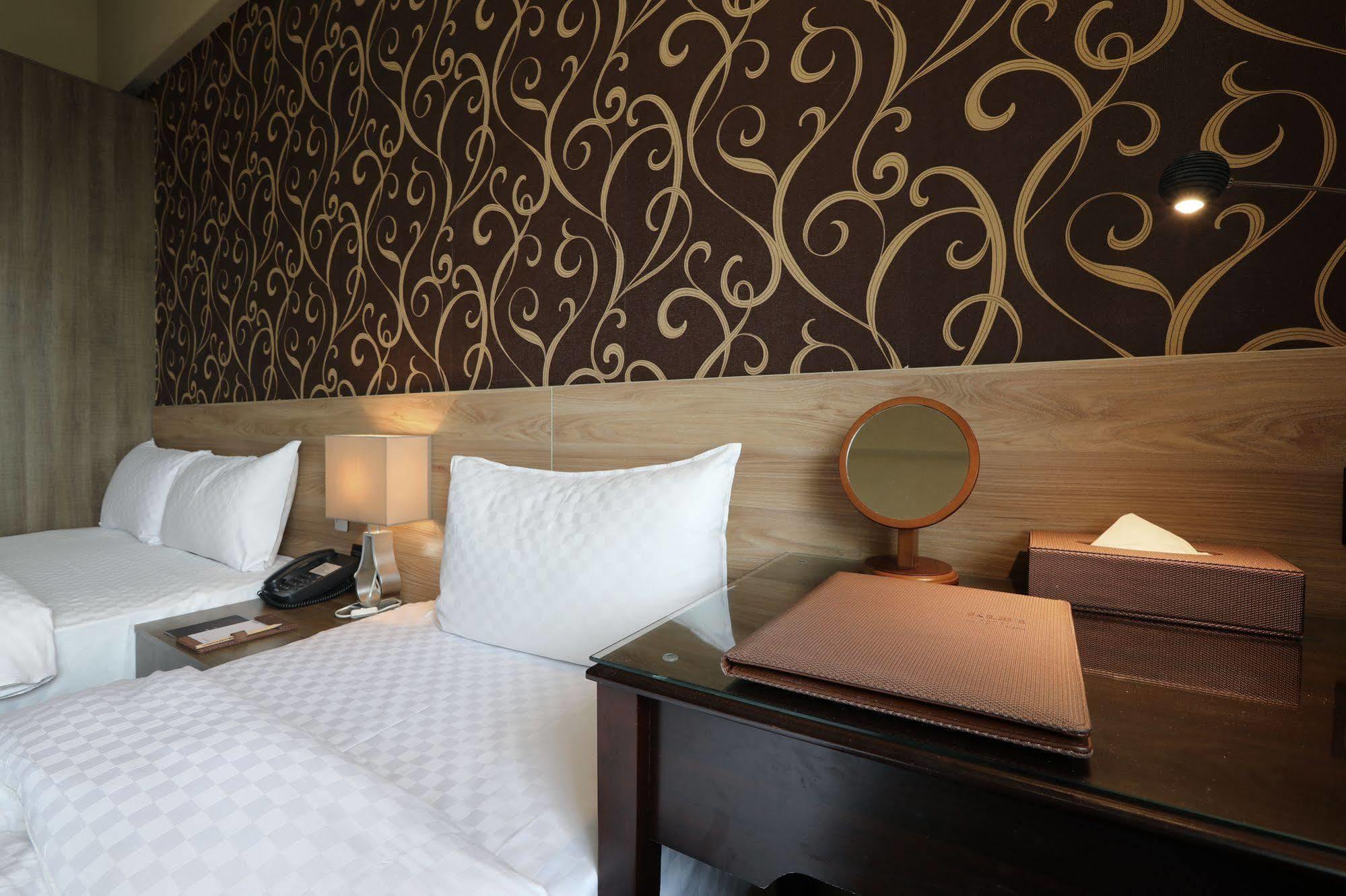 Kun Hotel Taichung Exterior photo