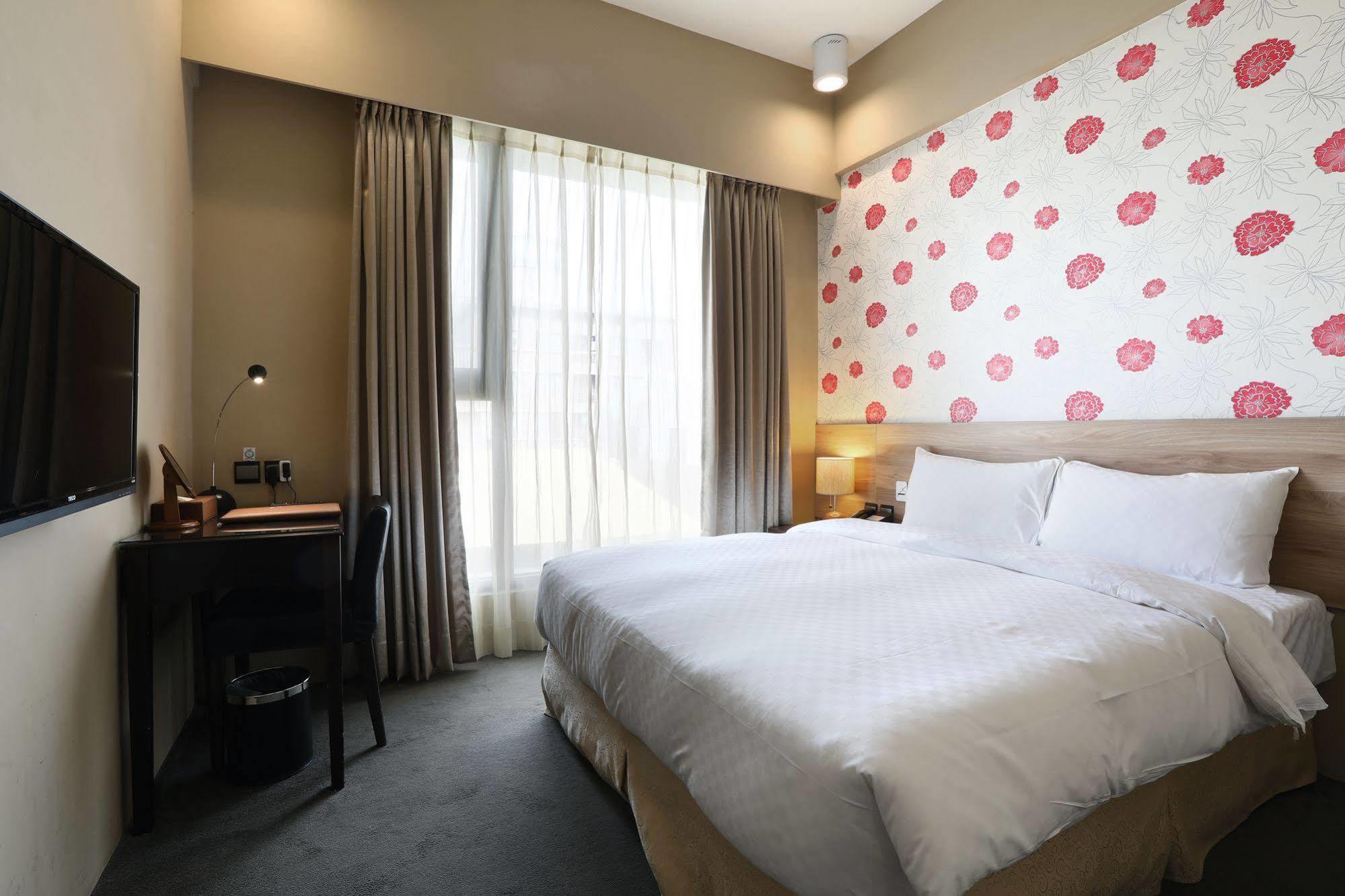 Kun Hotel Taichung Exterior photo