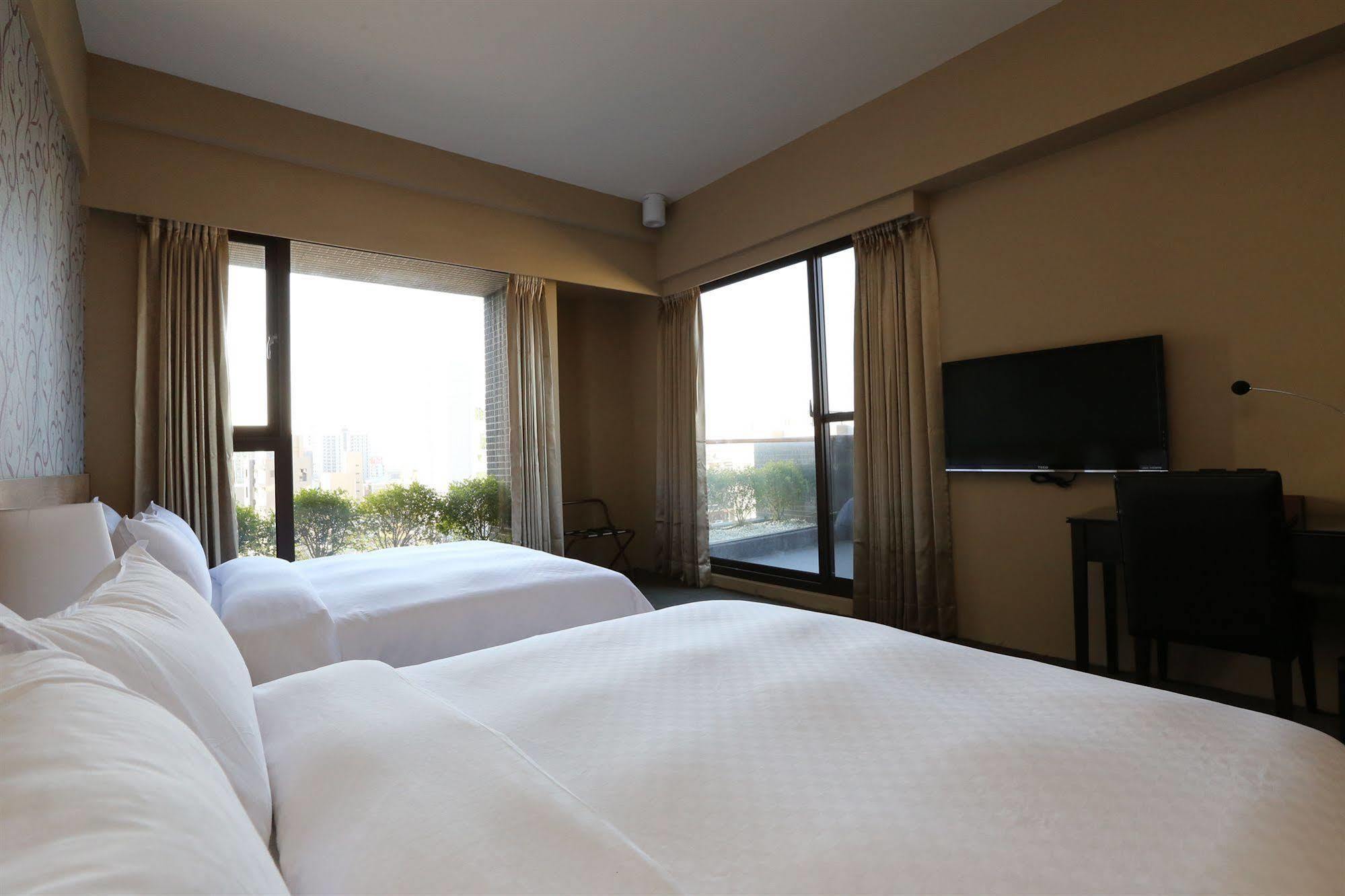 Kun Hotel Taichung Exterior photo