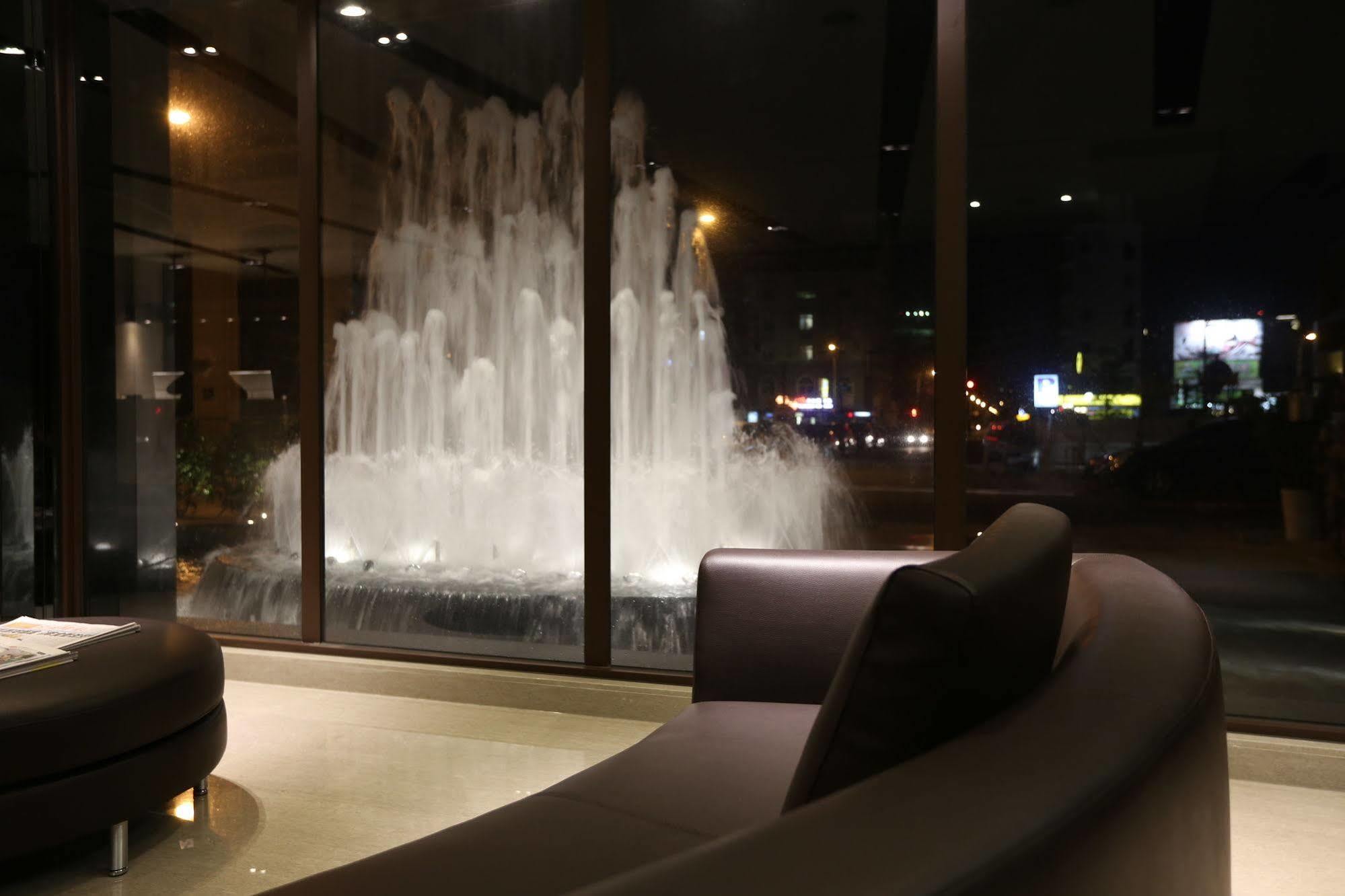 Kun Hotel Taichung Exterior photo