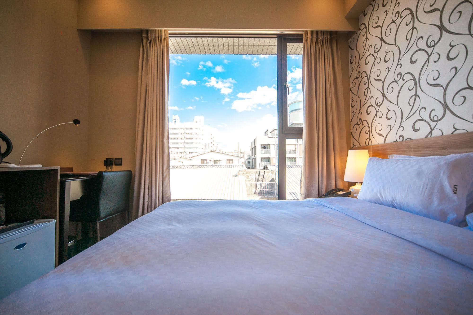 Kun Hotel Taichung Exterior photo